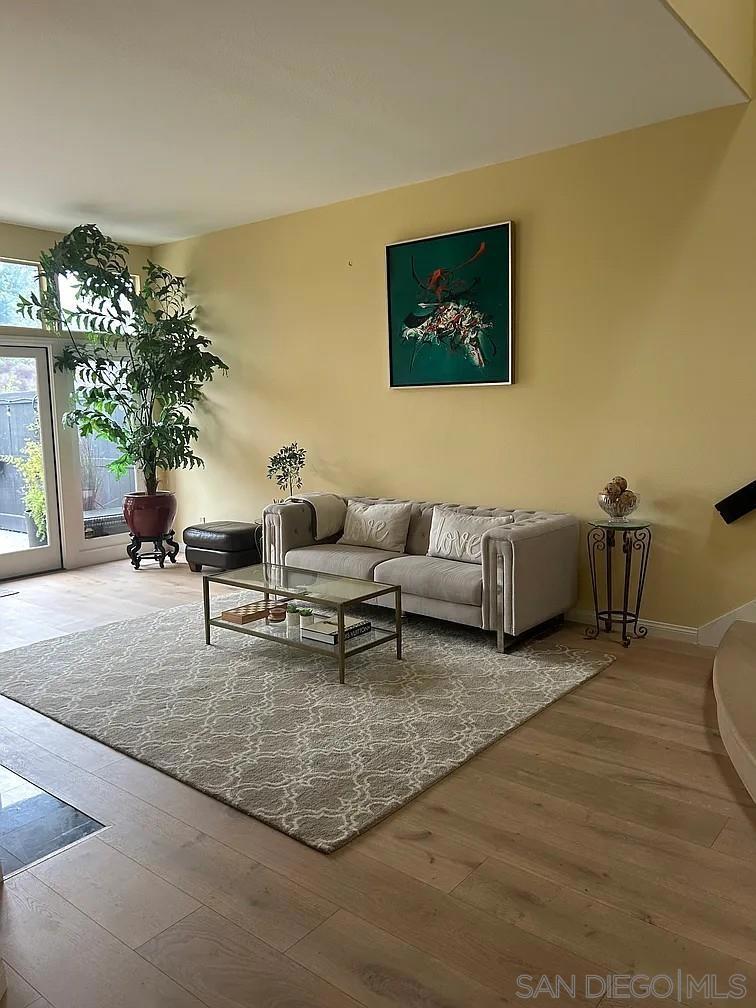 MLS #250035817SD img 3