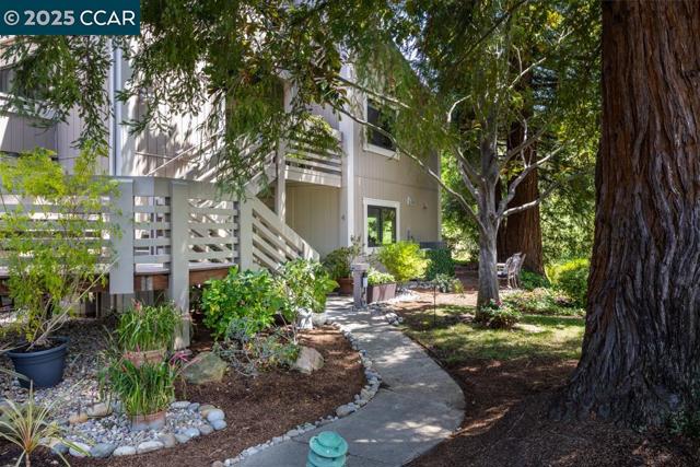 644 Terra Calif Dr, Walnut Creek CA: https://media.crmls.org/mediaz/bd356312-f089-443c-84ff-e8724576f6a8.jpg