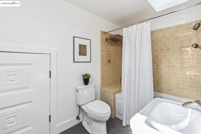 1334 Derby St, Berkeley CA: https://media.crmls.org/mediaz/bd35d65b-b884-4f00-8c38-dbb54c78c09e.jpg