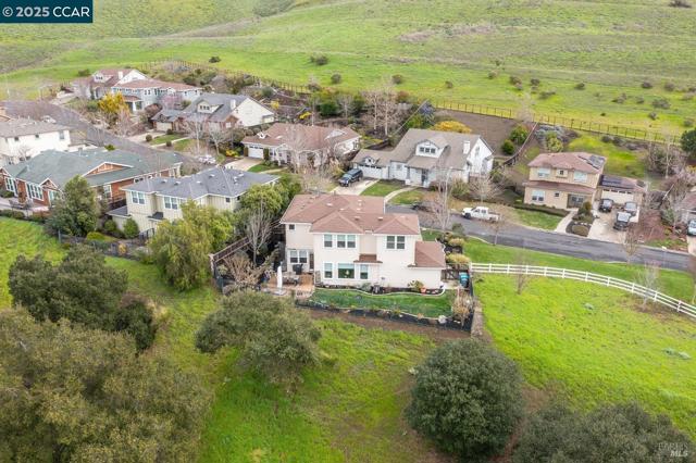 2365 Lansdowne Pl, Vallejo CA: https://media.crmls.org/mediaz/bd3649e1-c30f-4bc6-a1db-55842822153c.jpg