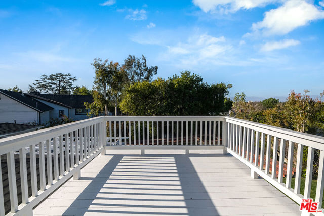 4118 Davana Road, Sherman Oaks CA: https://media.crmls.org/mediaz/bd3689a0-2074-4158-a176-75b6866a3c48.jpg