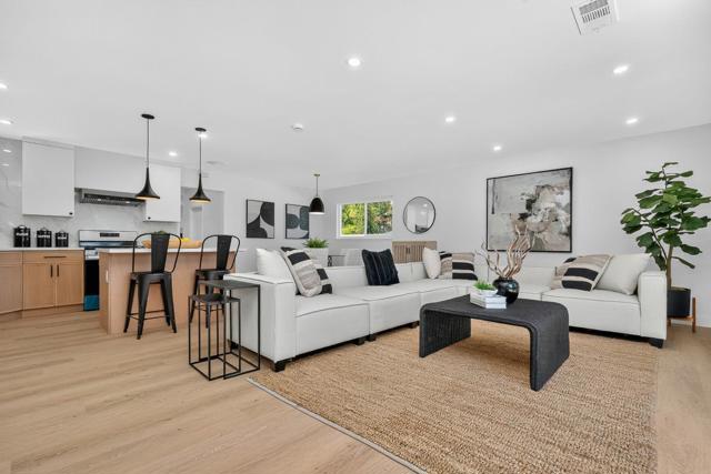 209 Nob Hill Way, Los Gatos CA: https://media.crmls.org/mediaz/bd382bd5-7a5c-4948-9342-439fb00af4e8.jpg