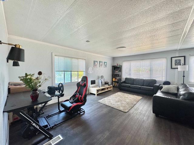 262 Manitoba Green, Fremont CA: https://media.crmls.org/mediaz/bd382ced-9854-4357-b88a-cb49cedca20b.jpg