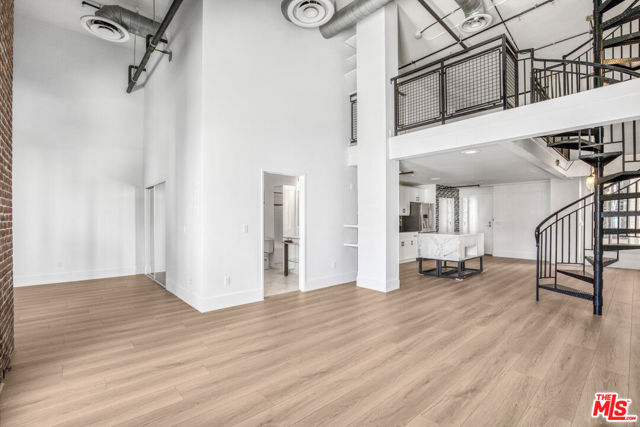 253 S Broadway, Los Angeles CA: https://media.crmls.org/mediaz/bd3831eb-e3b2-4430-8742-22f64b448edd.jpg