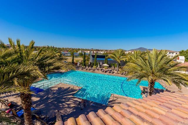 Detail Gallery Image 5 of 51 For 1686 Pember Ave, Chula Vista,  CA 91913 - 4 Beds | 3/1 Baths