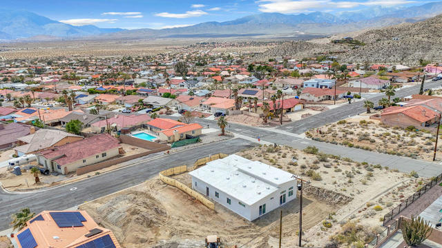 66778 Casa Grande Drive, Desert Hot Springs CA: https://media.crmls.org/mediaz/bd38d47d-7b2e-4016-b7aa-fdcfa033d847.jpg