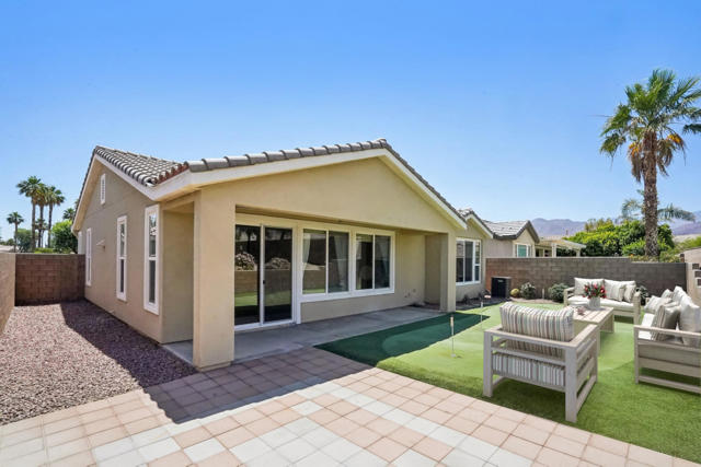 60375 Living Stone Drive, La Quinta CA: https://media.crmls.org/mediaz/bd3b67cb-5fca-4013-afcb-91c7a56ddccc.jpg