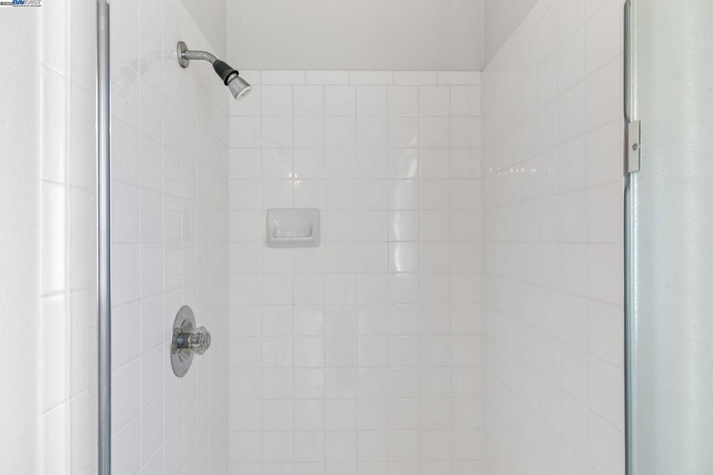 https://media.crmls.org/mediaz/bd3beab8-9f4e-4f01-a031-6bd5c8ec1ad8.jpg?preset=X-Large