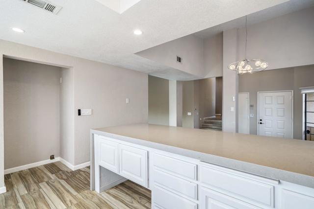 Image 33 of 50 For 46395 Ryway Place 9