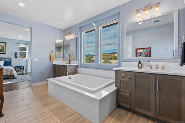 238 Ventasso Way, Fallbrook CA: https://media.crmls.org/mediaz/bd3cf7da-44d5-4a42-b6b3-d6a07d288419.jpg