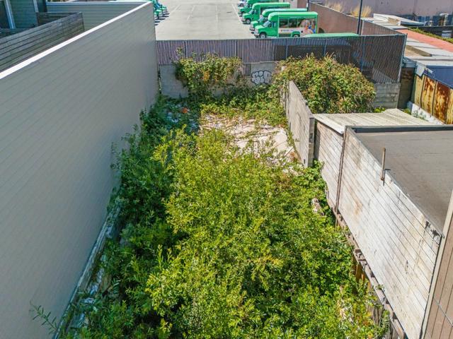 4128 3rd Street, San Francisco CA: https://media.crmls.org/mediaz/bd3cf9b1-d185-49ae-8b74-5f025b57c67e.jpg