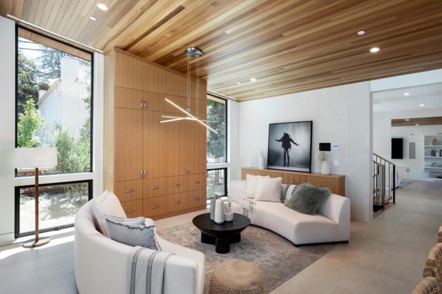 596 Franklin Street, Mountain View CA: https://media.crmls.org/mediaz/bd3d25a4-8134-4281-825d-7f0402aec81a.jpg