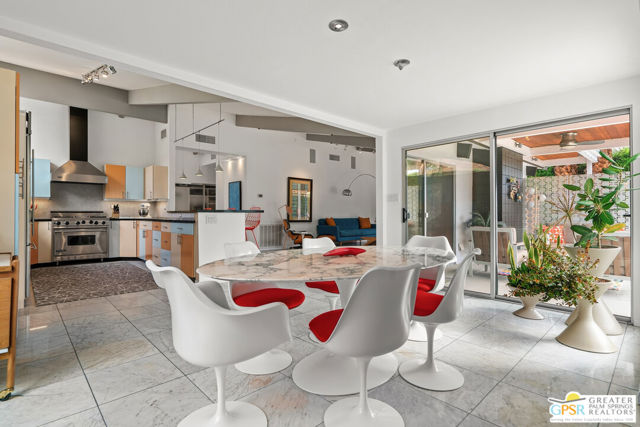 844 N Topaz Circle, Palm Springs, CA 92262