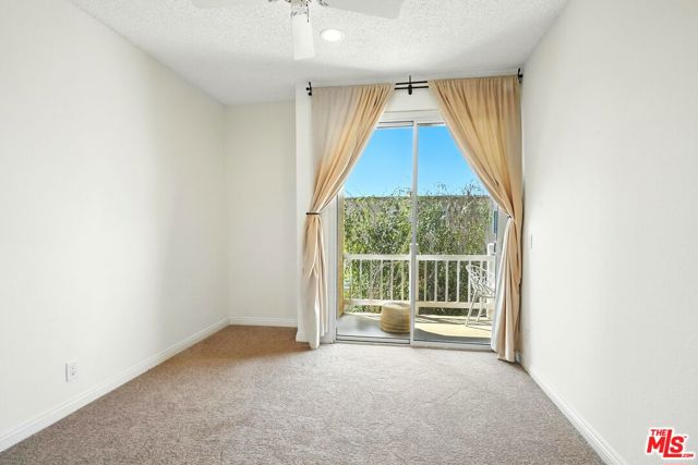 8505 Gulana Avenue, Playa del Rey CA: https://media.crmls.org/mediaz/bd3e02fe-cd87-4816-9802-166d988a3d78.jpg