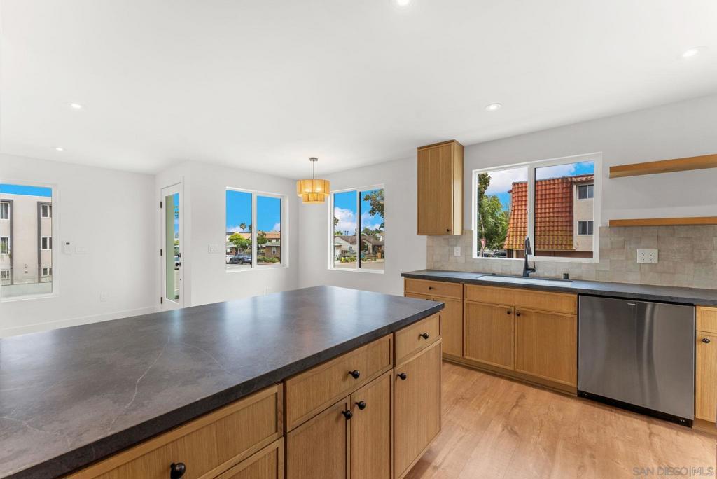 4050 Sequoia St - photo 12