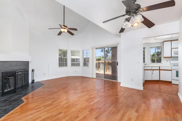 12039 Calle De Leon Drive, El Cajon CA: https://media.crmls.org/mediaz/bd3e95db-3143-406a-9bc8-ff09af93c4f8.jpg