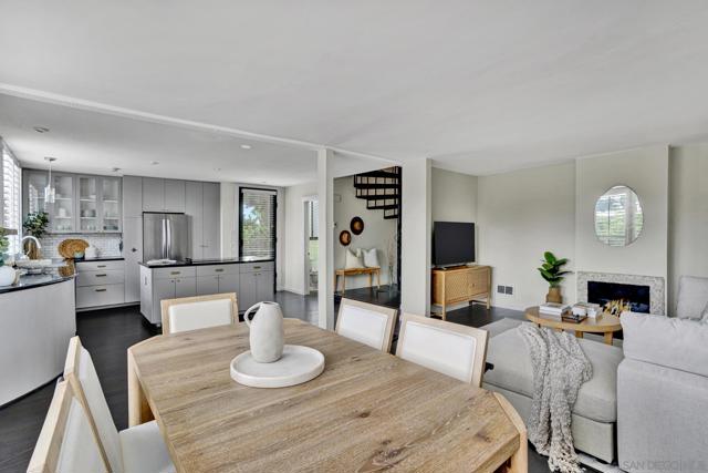 675 S Sierra Ave, Solana Beach CA: https://media.crmls.org/mediaz/bd3eaba6-3c8a-4bc4-928e-ed5ba12c013d.jpg