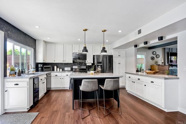 Detail Gallery Image 9 of 37 For 4129 Terry St, Oceanside,  CA 92056 - 4 Beds | 2/1 Baths