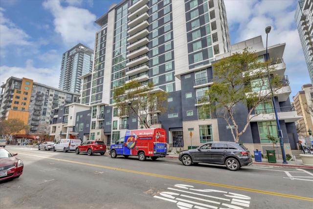 425 W Beech Street, San Diego CA: https://media.crmls.org/mediaz/bd3f73ed-cc71-45a1-b369-38d0735882e5.jpg