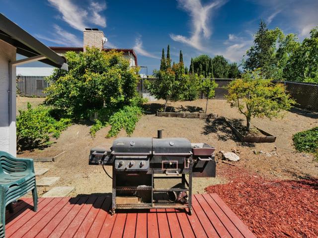 5909 Amend Road, El Sobrante CA: https://media.crmls.org/mediaz/bd3ffe8d-cea2-45b0-8a37-48d389f6b6e9.jpg