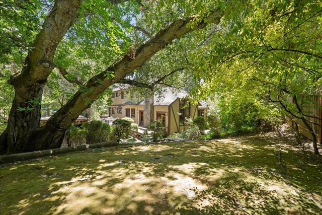 13217 Padero Court, Saratoga CA: https://media.crmls.org/mediaz/bd403935-7c21-404b-b48e-da9103220cd8.jpg