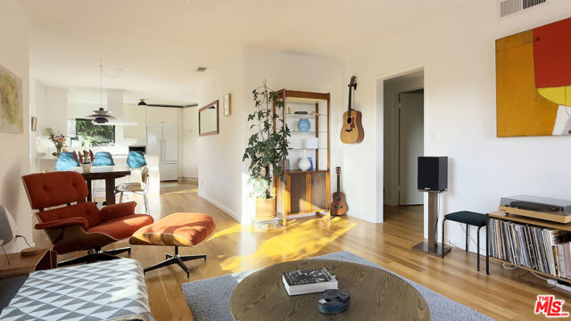 1407 Randall Court, Los Angeles CA: https://media.crmls.org/mediaz/bd406139-98b6-41a9-84e9-b84823e1eb3f.jpg
