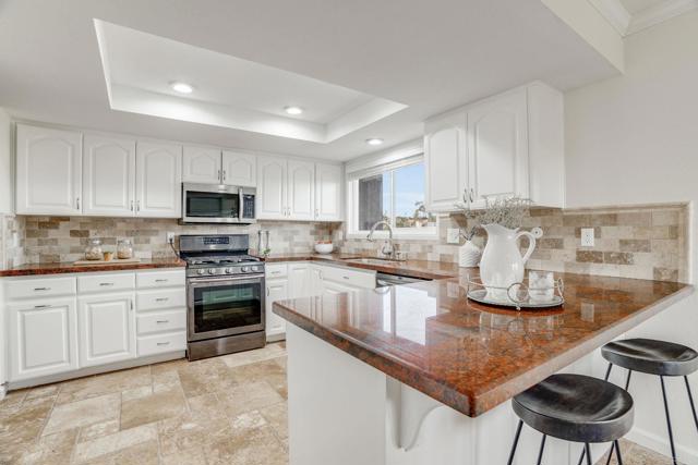 Detail Gallery Image 8 of 56 For 1782 Troy Ln, Oceanside,  CA 92054 - 3 Beds | 2 Baths