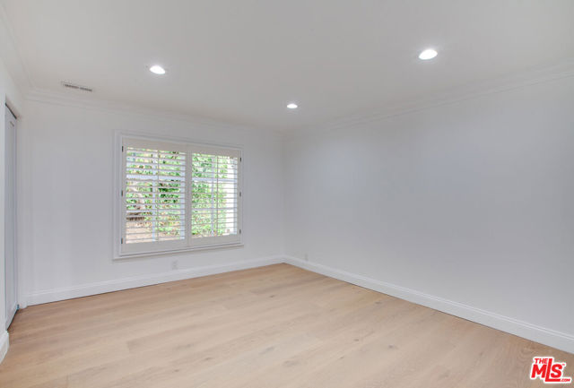 10221 Briarwood Drive, Los Angeles CA: https://media.crmls.org/mediaz/bd426e3e-a6cc-4f55-8d5c-0ea8d146d271.jpg