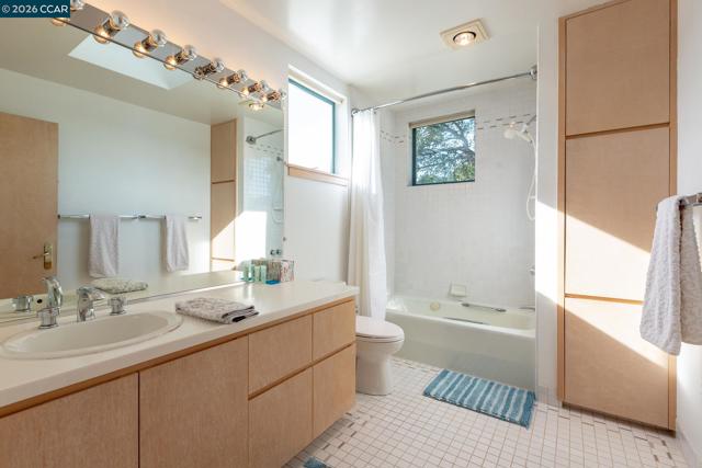 Image 29 of 55 For 319 Tappan Ter