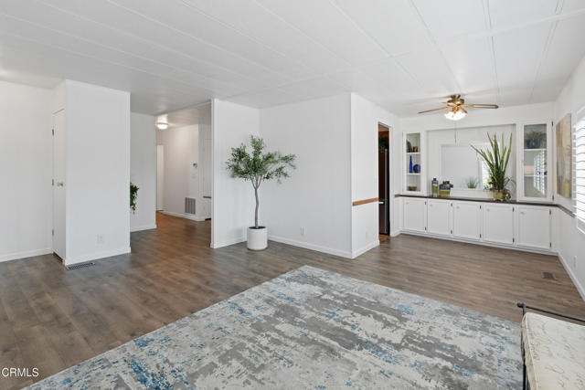 262 Gershwin Lane, Ventura CA: https://media.crmls.org/mediaz/bd442de2-accb-4656-9bd0-6acf020a3fb2.jpg