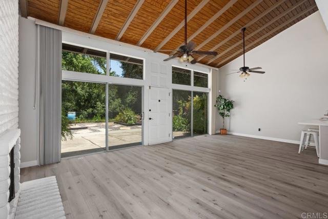 3404 Oak Cliff Dr, Fallbrook CA: https://media.crmls.org/mediaz/bd4451d8-4c26-4307-b71f-ec09743420fd.jpg