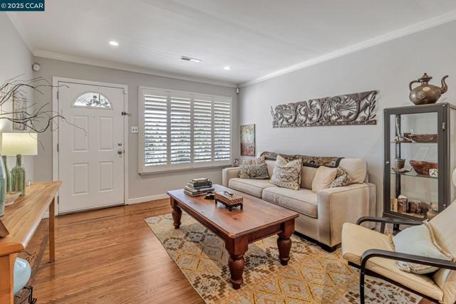 5411 Garvin Ave, Richmond CA: https://media.crmls.org/mediaz/bd446609-514d-4d4f-983f-c6c7981431de.jpg
