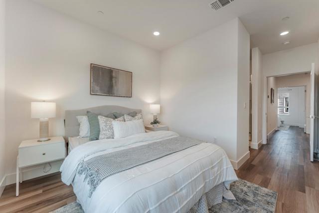 Image 24 of 34 For 975 41st Street 135