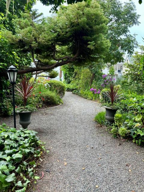 620 El Salto Drive, Capitola CA: https://media.crmls.org/mediaz/bd44ee38-ce2d-45c9-be87-67daa79cc2f9.jpg