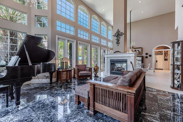 290 Bonnie Lane, Hollister CA: https://media.crmls.org/mediaz/bd44fcd3-1b6a-4786-82a7-bb8f29a687f4.jpg