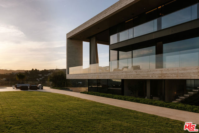 Drew Fenton | 684 Firth Avenue Los Angeles CA | MLS: 7726795