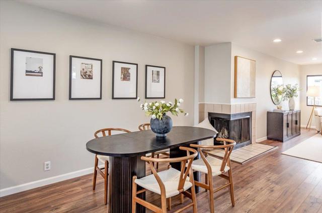 2409 Park Boulevard, Palo Alto CA: https://media.crmls.org/mediaz/bd452014-ce2f-4b44-a238-2a0ba68ee8c4.jpg
