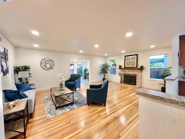 651 Brookfield Dr, Livermore CA: https://media.crmls.org/mediaz/bd45ba84-221c-4da9-a5ae-e5f67a30a561.jpg