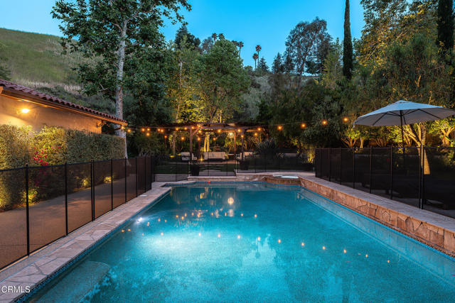 4548 Valley Spring Drive, Westlake Village CA: https://media.crmls.org/mediaz/bd45c421-8ecf-4cba-b159-cf65768f4313.jpg