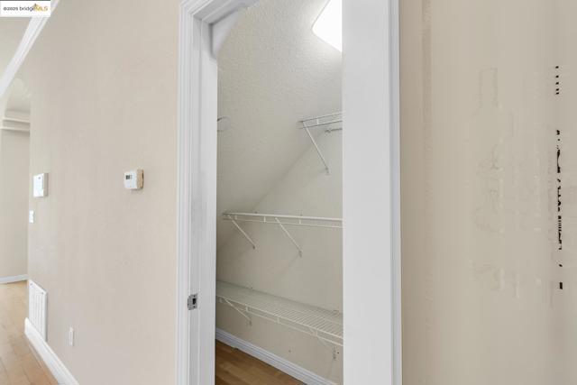 35 Amherst Ct, Menlo Park CA: https://media.crmls.org/mediaz/bd45ca08-9e57-47b7-b52d-4b922469e0bf.jpg