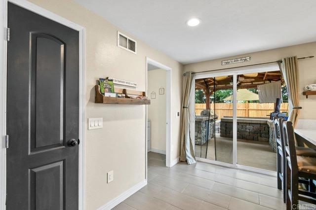 Detail Gallery Image 23 of 41 For 8409 Carlton Oaks Dr, Santee,  CA 92071 - 4 Beds | 2 Baths