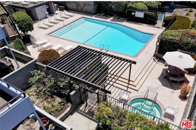 454 Palos Verdes Boulevard, Redondo Beach CA: https://media.crmls.org/mediaz/bd45f81b-16b5-472f-8097-969d5d0e7c5f.jpg