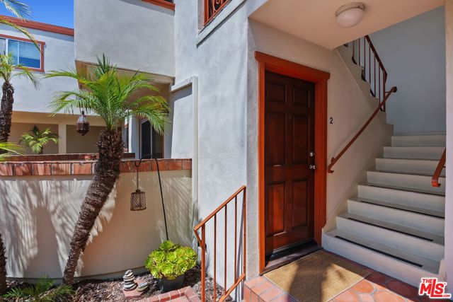 2702 11th Street, Santa Monica CA: https://media.crmls.org/mediaz/bd47203c-5696-4b1d-adf3-1ede85da02c4.jpg