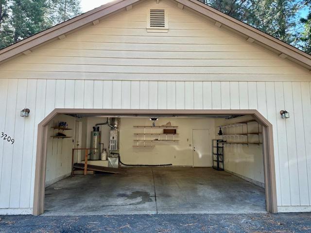 3209 Woodlake Drive, Lake Almanor CA: https://media.crmls.org/mediaz/bd4740b6-9419-484c-b7c2-60e39f97b713.jpg