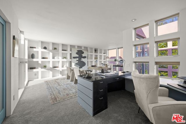 2980 Hollyridge Drive, Los Angeles CA: https://media.crmls.org/mediaz/bd4740ea-9a17-4cab-9634-cd5aaf22f05d.jpg