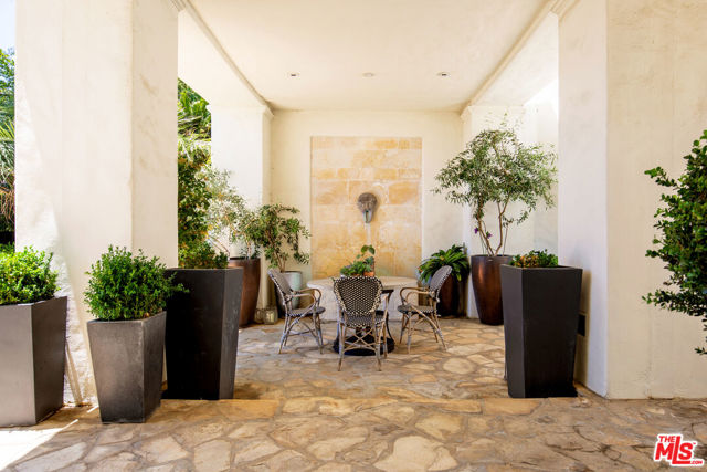 2249 Mountain Oak Drive, Los Angeles CA: https://media.crmls.org/mediaz/bd474b28-00e7-4f95-aac9-d5f3a998d6ff.jpg