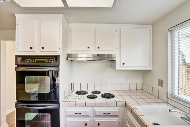 3432 Barmouth Dr, Antioch CA: https://media.crmls.org/mediaz/bd475426-d141-447b-8b5c-bec3c53df6f7.jpg