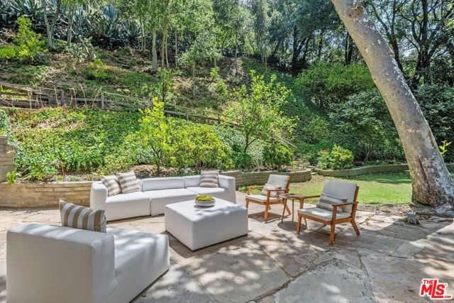1818 Old Ranch Road, Los Angeles CA: https://media.crmls.org/mediaz/bd476839-3140-4b4e-905d-b8126656dc6c.jpg