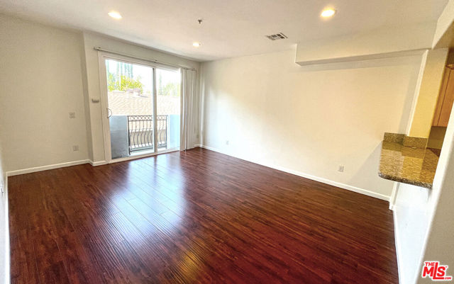 Image 29 of 32 For 5330 Satsuma Avenue