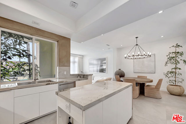 6442 Lunita Road, Malibu CA: https://media.crmls.org/mediaz/bd47d010-153a-4622-8e47-ded81f63d737.jpg